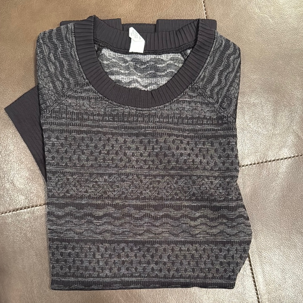Women's Patterned Gray Sweater Rest Less Pullover Like New